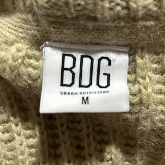 Never worn, beautiful beige sweater - Picture 2 of 3
